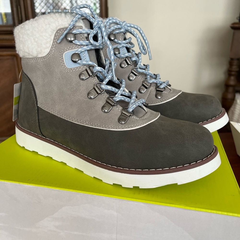 Eddie Bauer Lassen Peak Boots Size7
